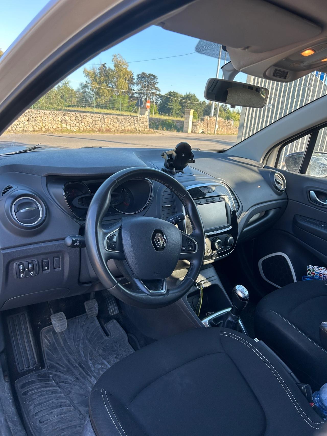 Renault Captur 1.5 90 CV MOD.2019/NAVI