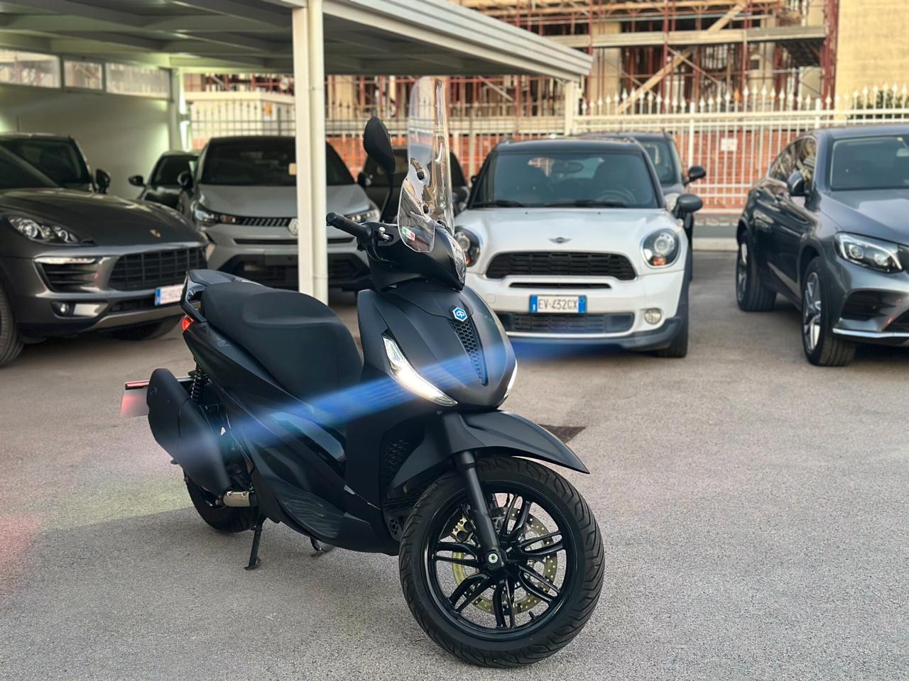 Piaggio Beverly 400 HPE DEEP BLACK '24