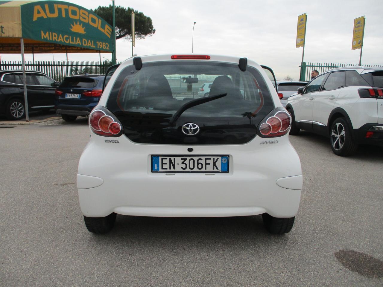 Toyota Aygo 1.0 CONNECT 5 PORTE 88000 KM NAVIGATORE