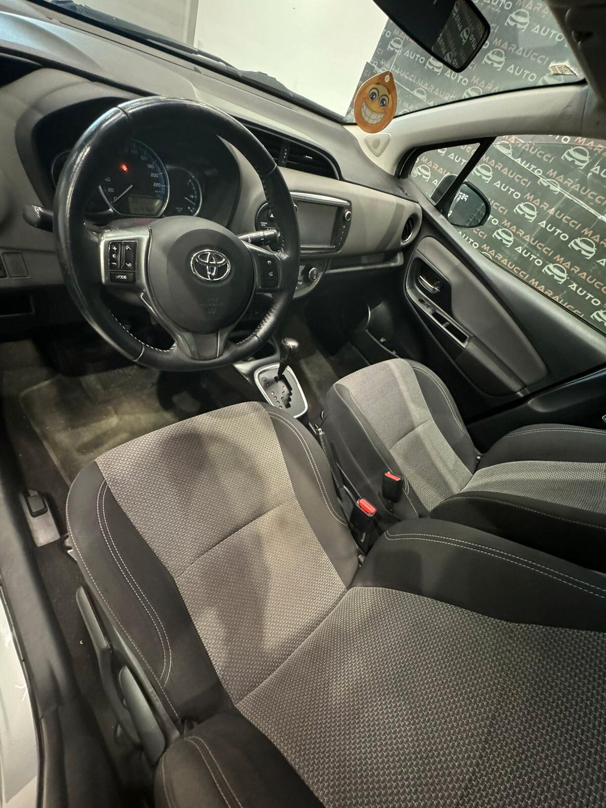 Toyota Yaris 1.3 5 porte Lounge Multidrive S