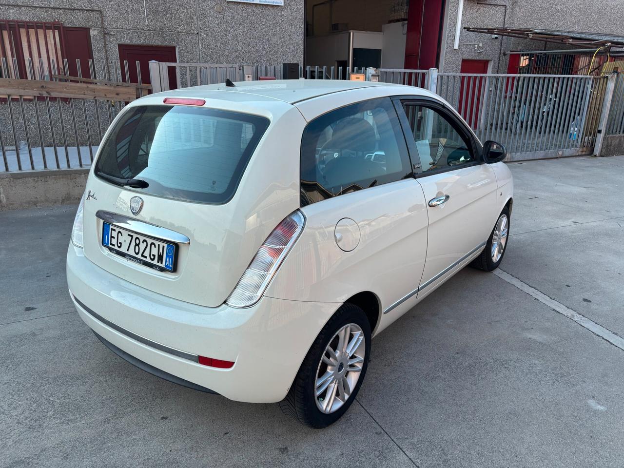 Lancia Ypsilon 1.2 69 CV Platino