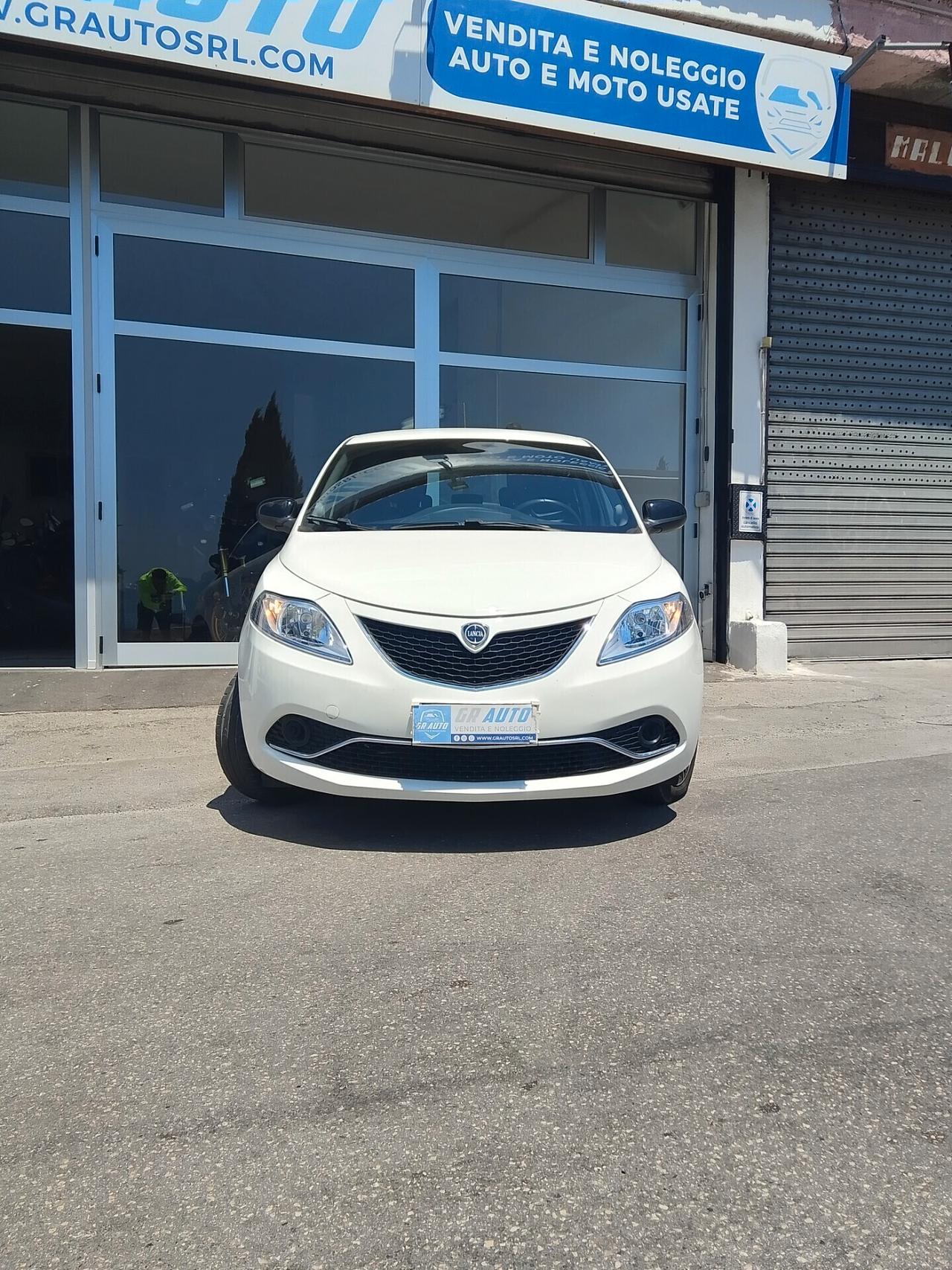 Lancia Ypsilon 1.2 69 CV 5 porte S&S Platinum