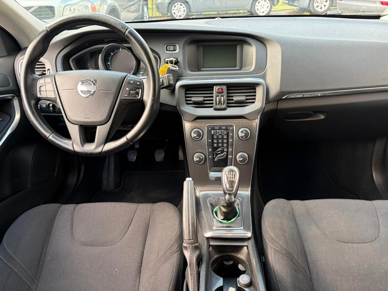 Volvo V40 Cross Country D2 1.6 Summum*EURO5B*NEOPATENTATI