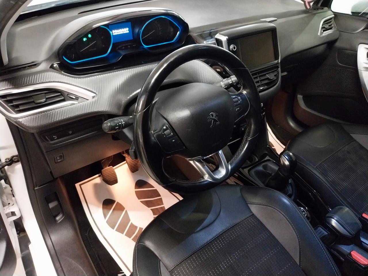 Peugeot 2008 BlueHDi 100 S&S GT Line - ok neopatentati