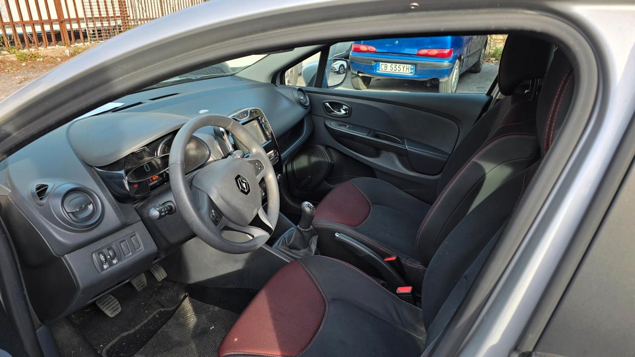 Renault Clio 1.2 75CV 5 porte Costume National