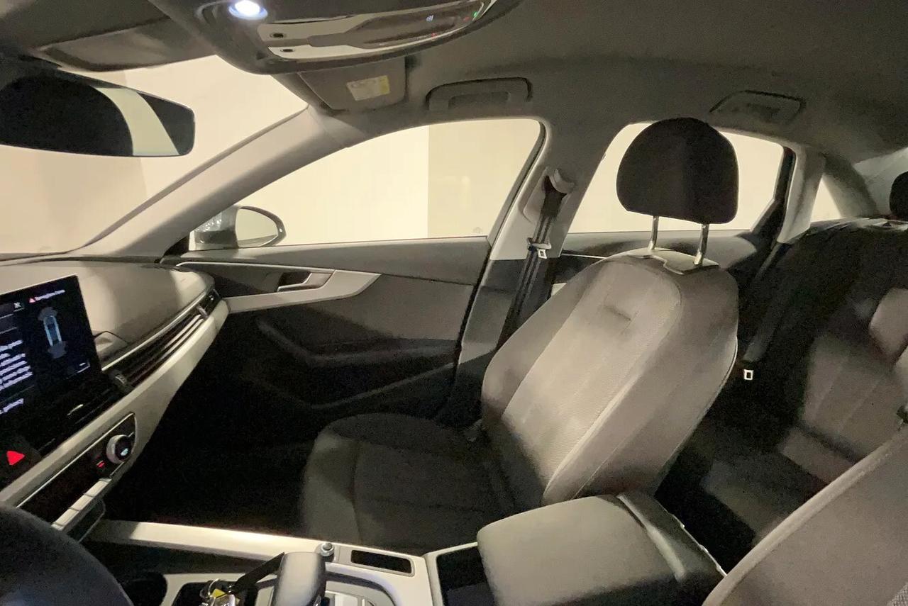 Audi A4 30 TDI/136 CV S tronic Business Advanced