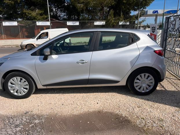 Renault clio 1.5 neo patentati 2015