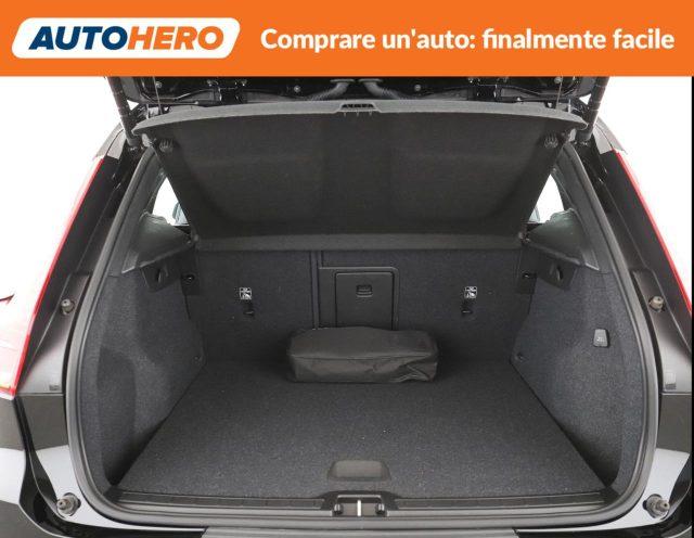 VOLVO XC40 T2 Momentum Pro