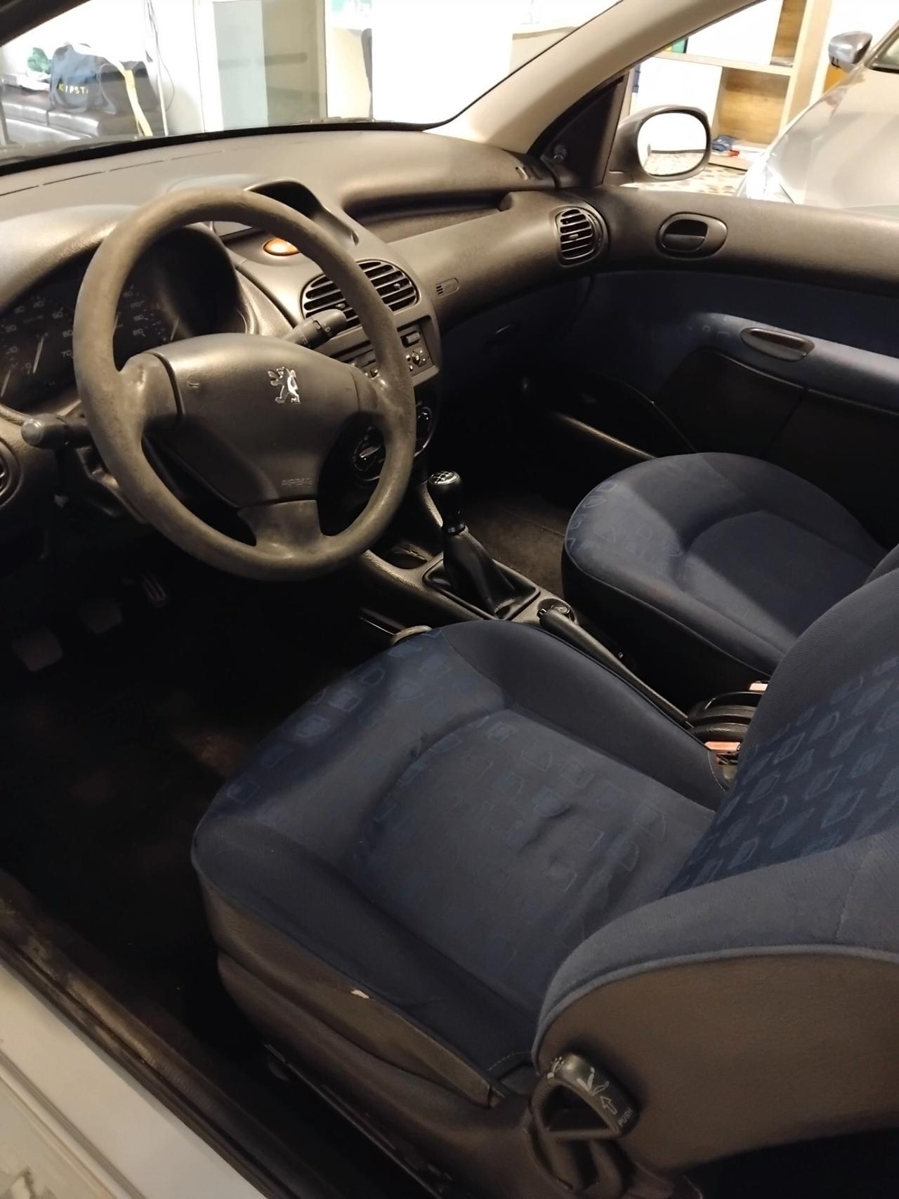 Peugeot 206 1.1 3p. XR