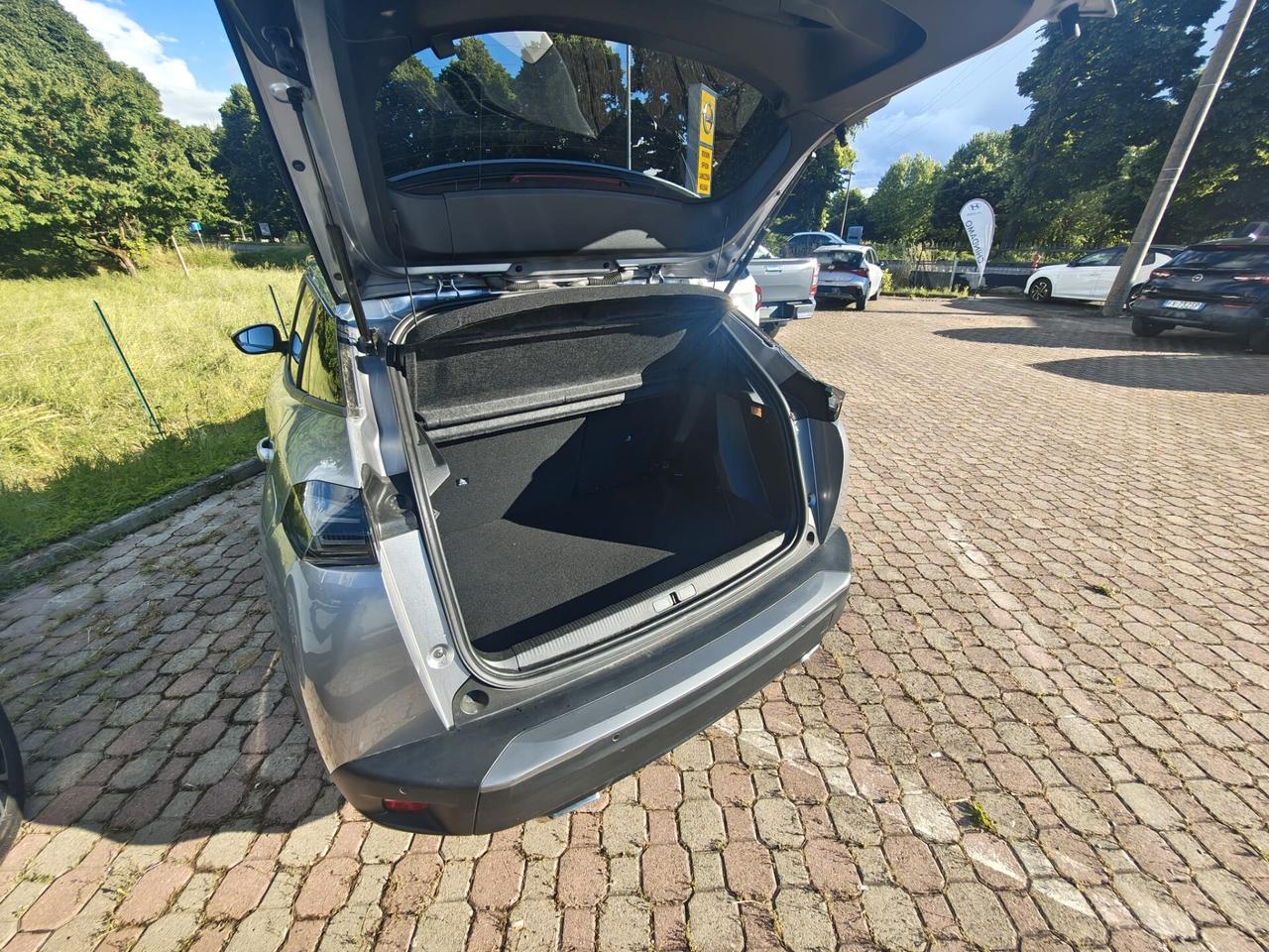 Peugeot 2008 PureTech 130 S&S EAT8 Allure