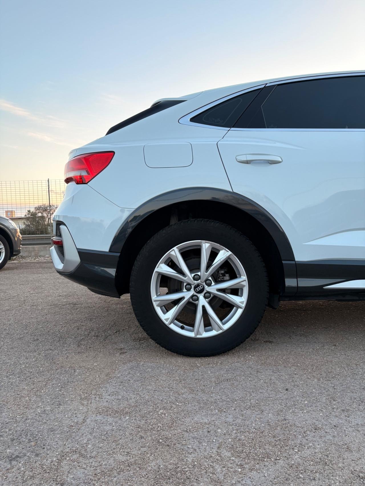 Audi Q3 35 TDI Sportback s line edition