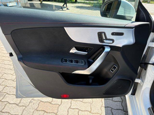 MERCEDES-BENZ CLA 180 d Automatic Premium AMG PANORAMA OK NEOPATENTATO