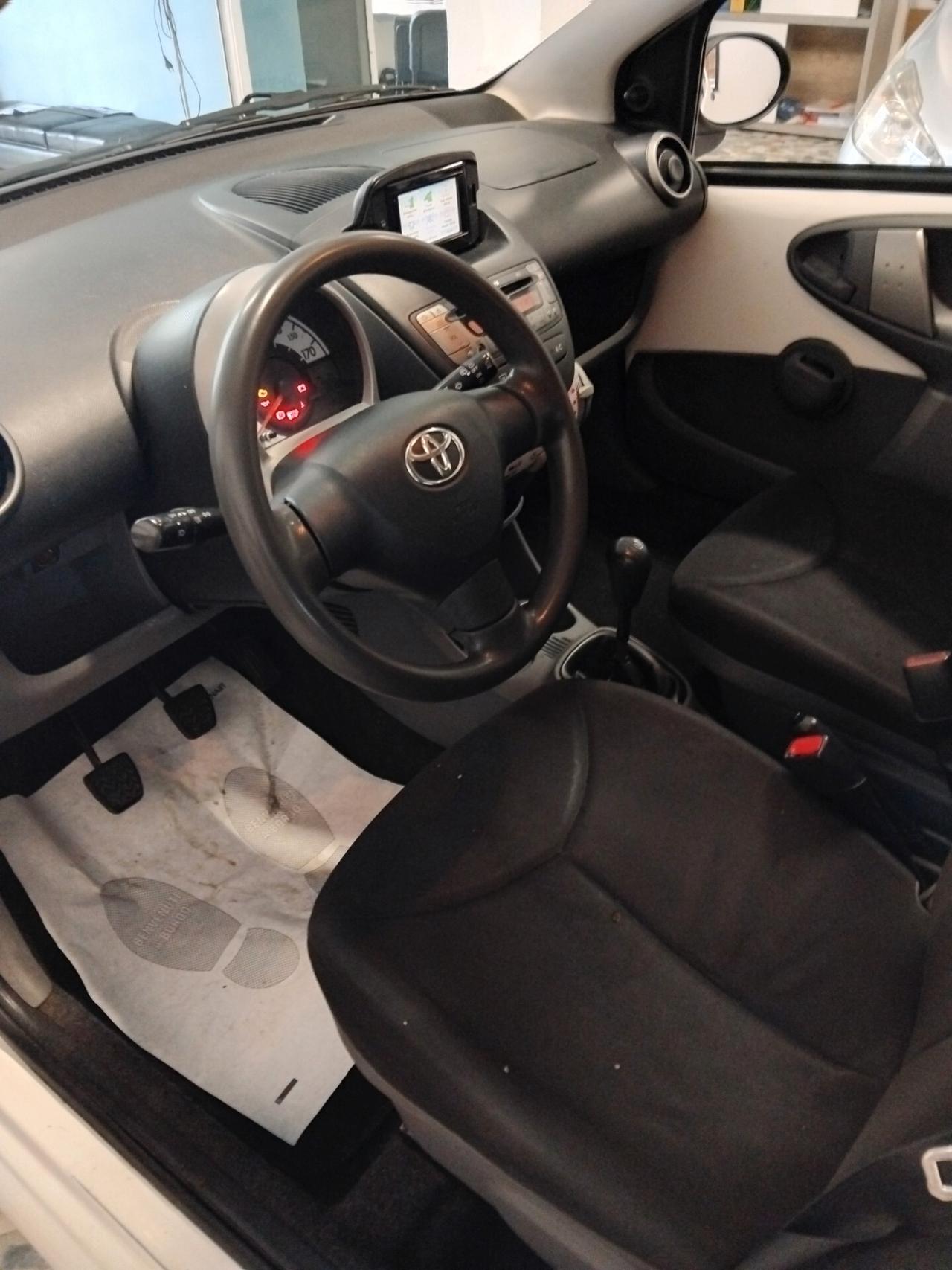 Toyota Aygo 1.0 12V VVT-i 5 porte Deep Ocean Connect