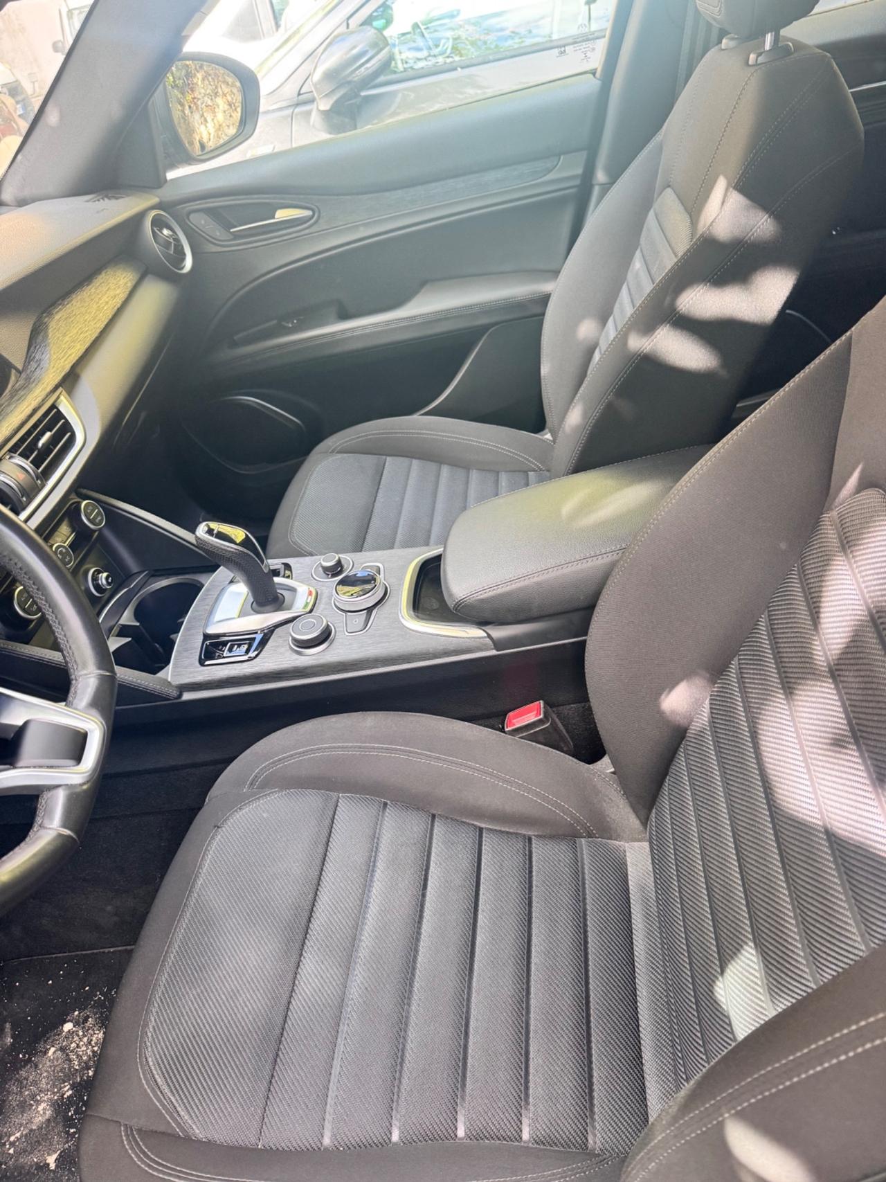 Alfa Romeo Stelvio 2.2 Turbodiesel 190 CV AT8 Q4 Business
