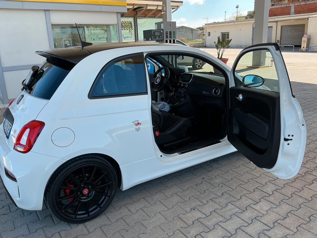 Abarth 595 1.4 Turbo T-Jet 180 CV Esseesse