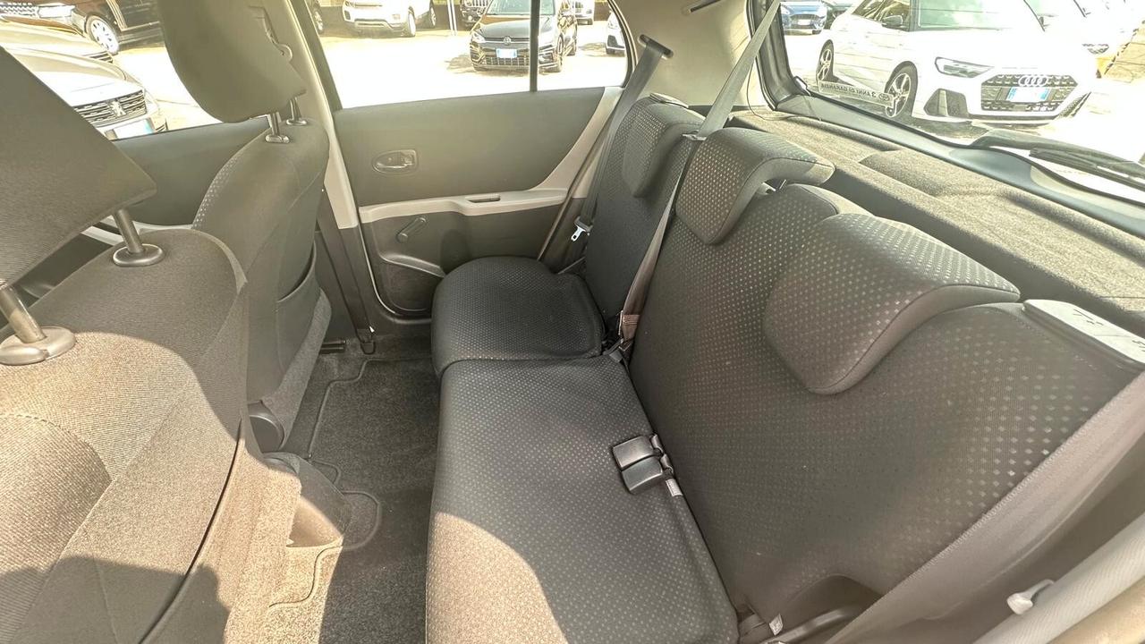 TOYOTA YARIS 1.0 5 porte-Now