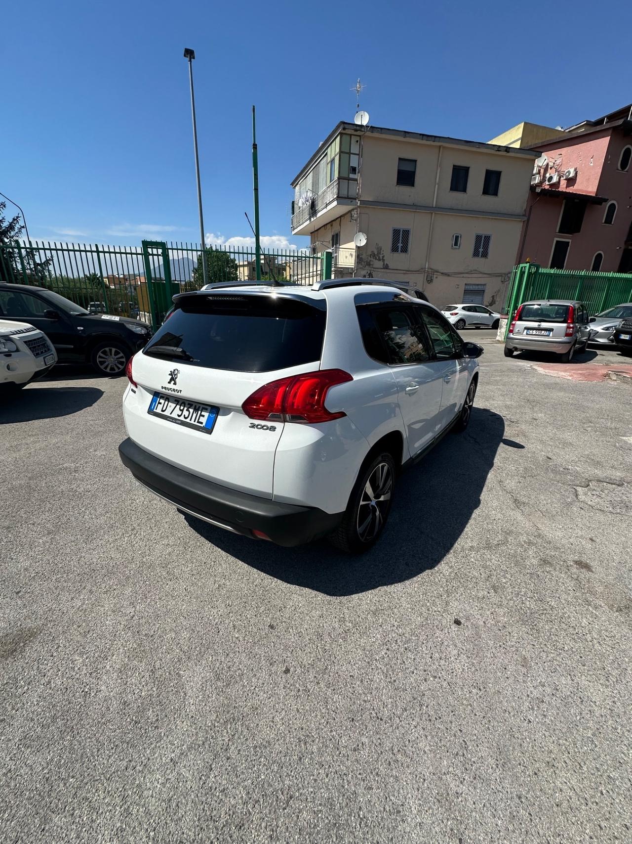 Peugeot 2008 BlueHDi 100 BLACK MATT