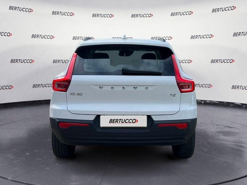 Volvo XC40 (2017-->) T2 Geartronic Momentum Core