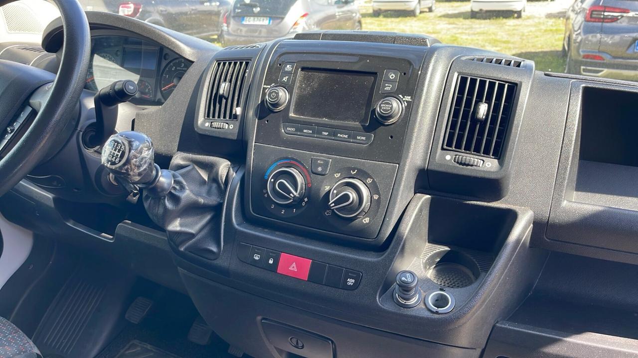 Peugeot Boxer 35 2.2 BlueHDi 140cv L2H2