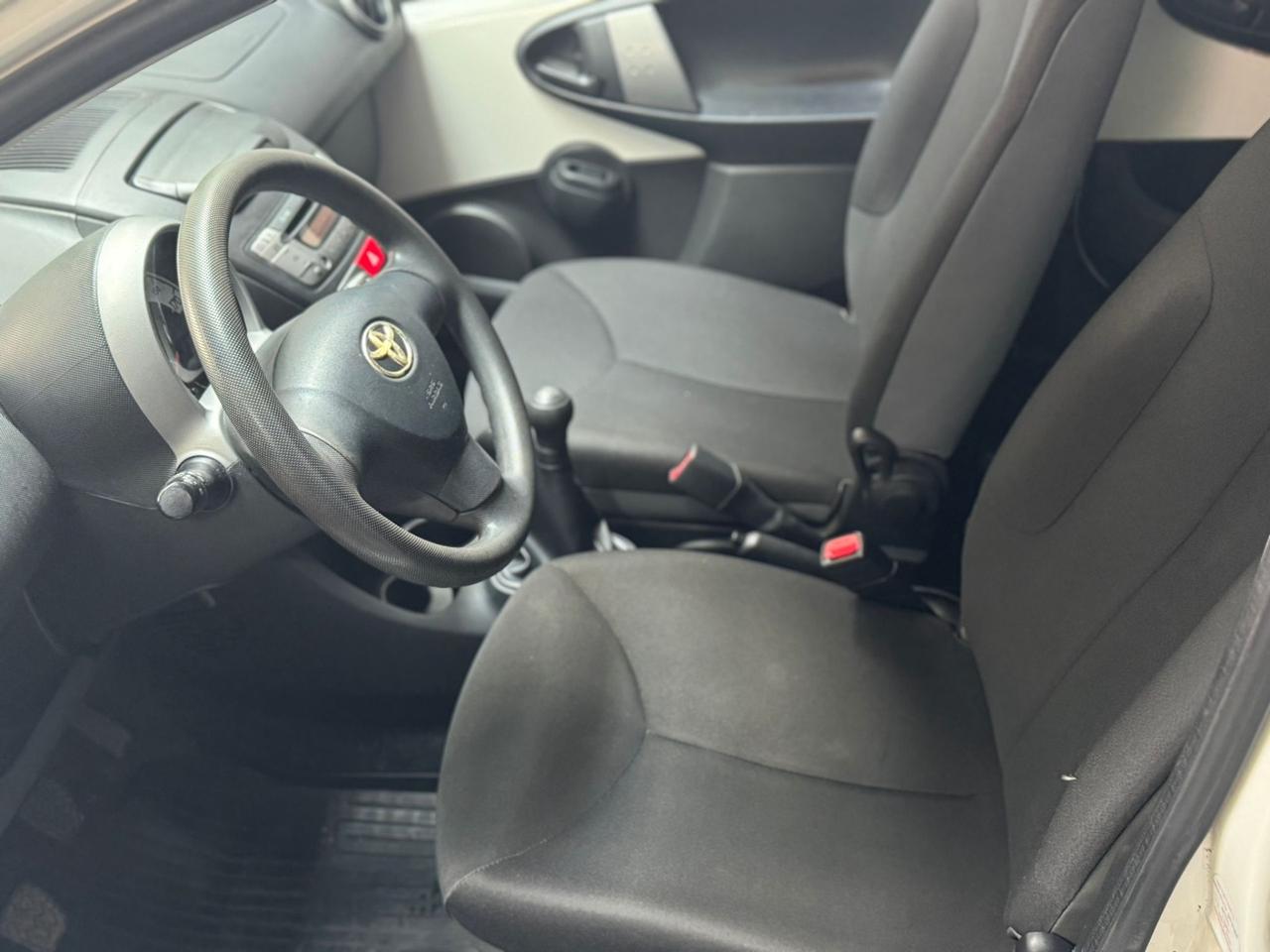 Toyota Aygo 1.0 12V VVT-i 5 porte Lounge Connect MMT