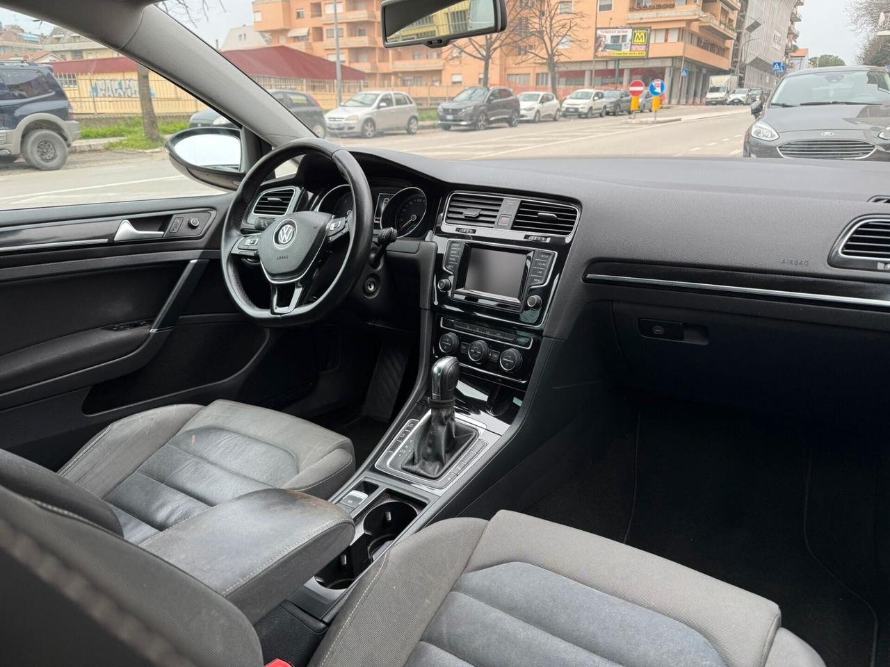 VOLKSWAGEN GOLF VII 1,6 TDI 105 CV DSG HIGHLINE 5P