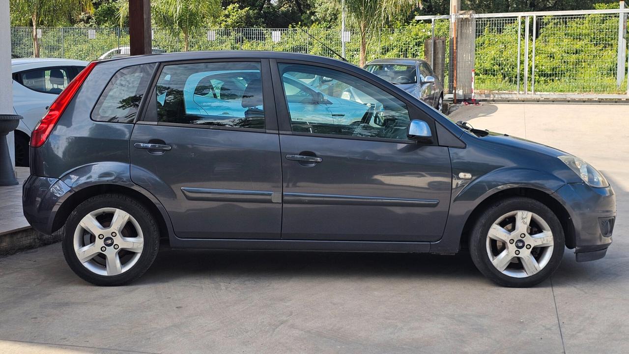 Ford Fiesta 1.4 TDCi 5p. Ghia
