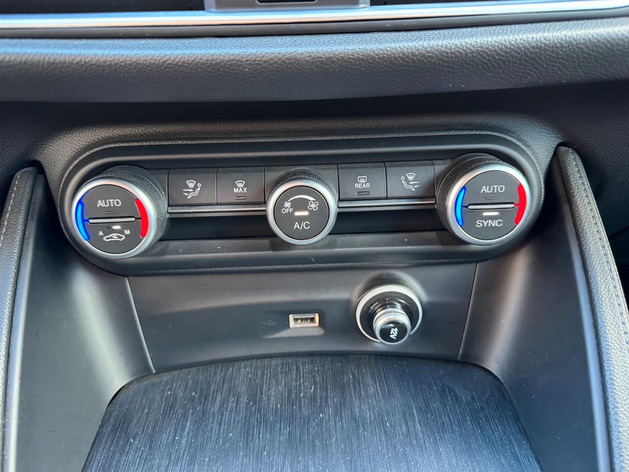 Alfa Romeo Stelvio 2.2 Turbodiesel 160 CV AT8 RWD Business