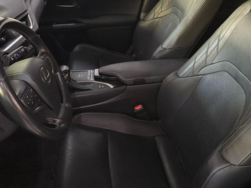 Lexus UX Hybrid Luxury 2WD