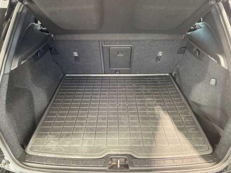 Volvo XC40 1.5 t3 Momentum Pro 163cv auto my21