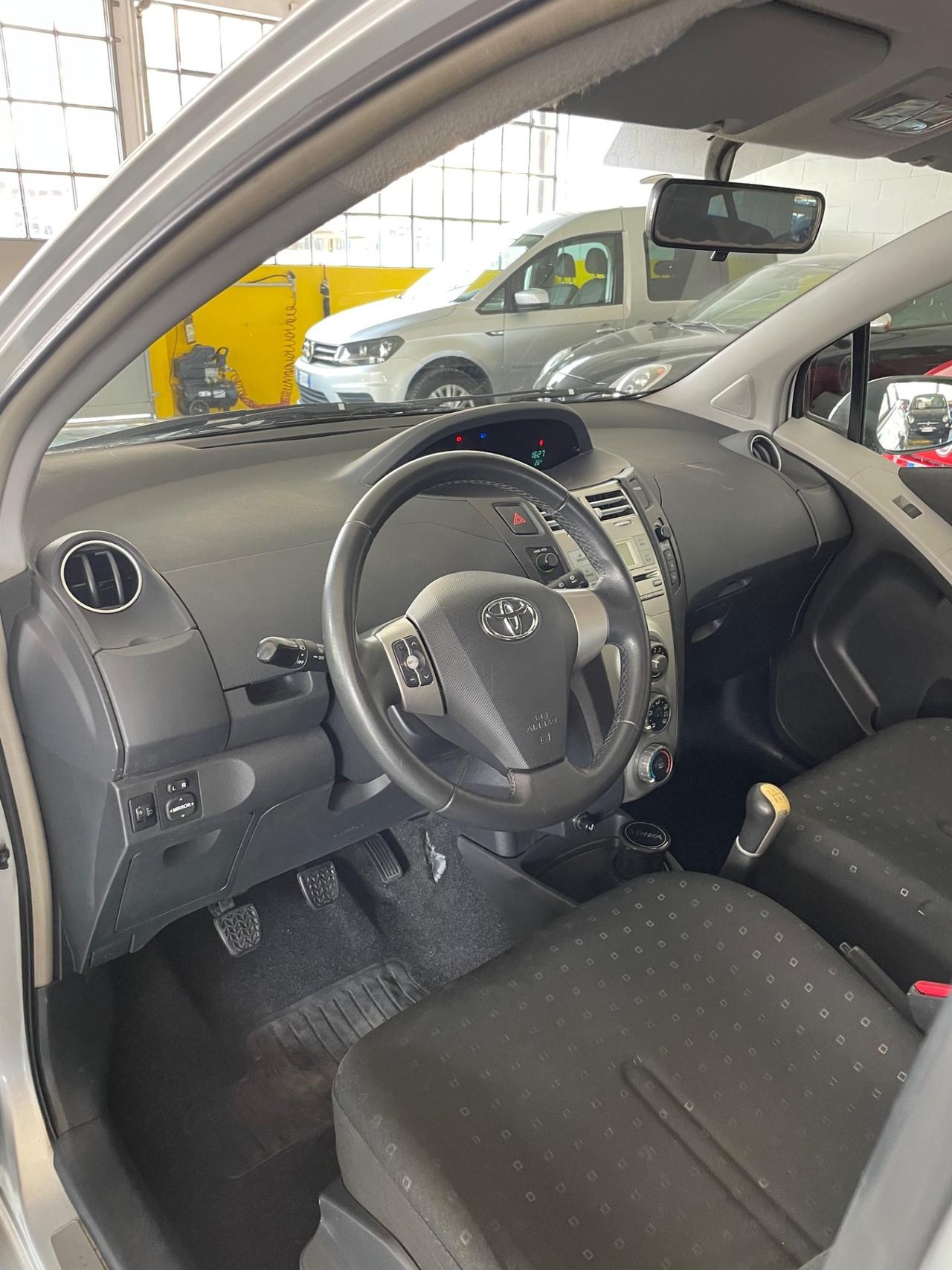 Toyota Yaris 1.0 5 porte TAGLIANDI CERTIFICATI