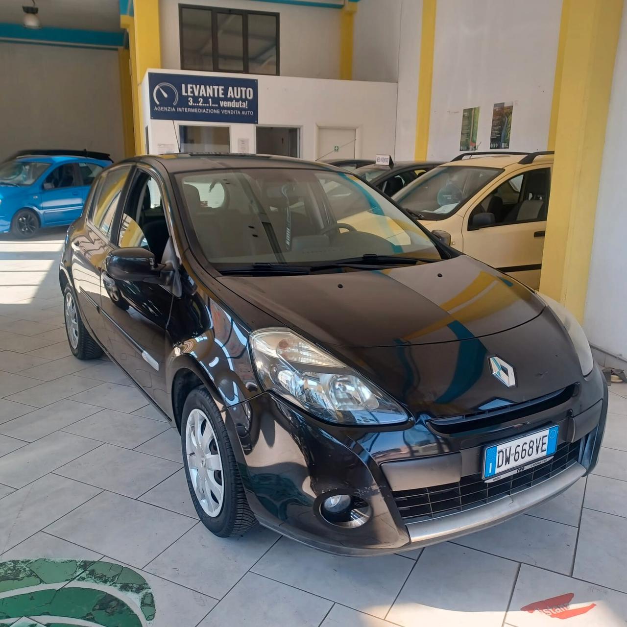 128.548KM CLIO 1.2 PERFETTA OK NEOPATENTATI