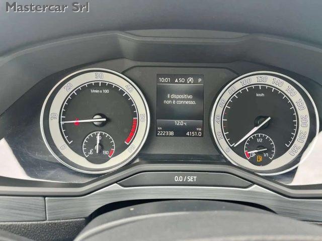SKODA Superb Superb Wagon 2.0 tdi Executive 150cv dsg GE842CG