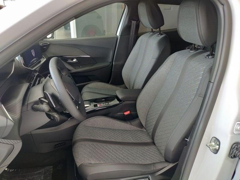 Peugeot 2008 Hybrid 136 e-DCS6 Allure + Vision & Drive KM0
