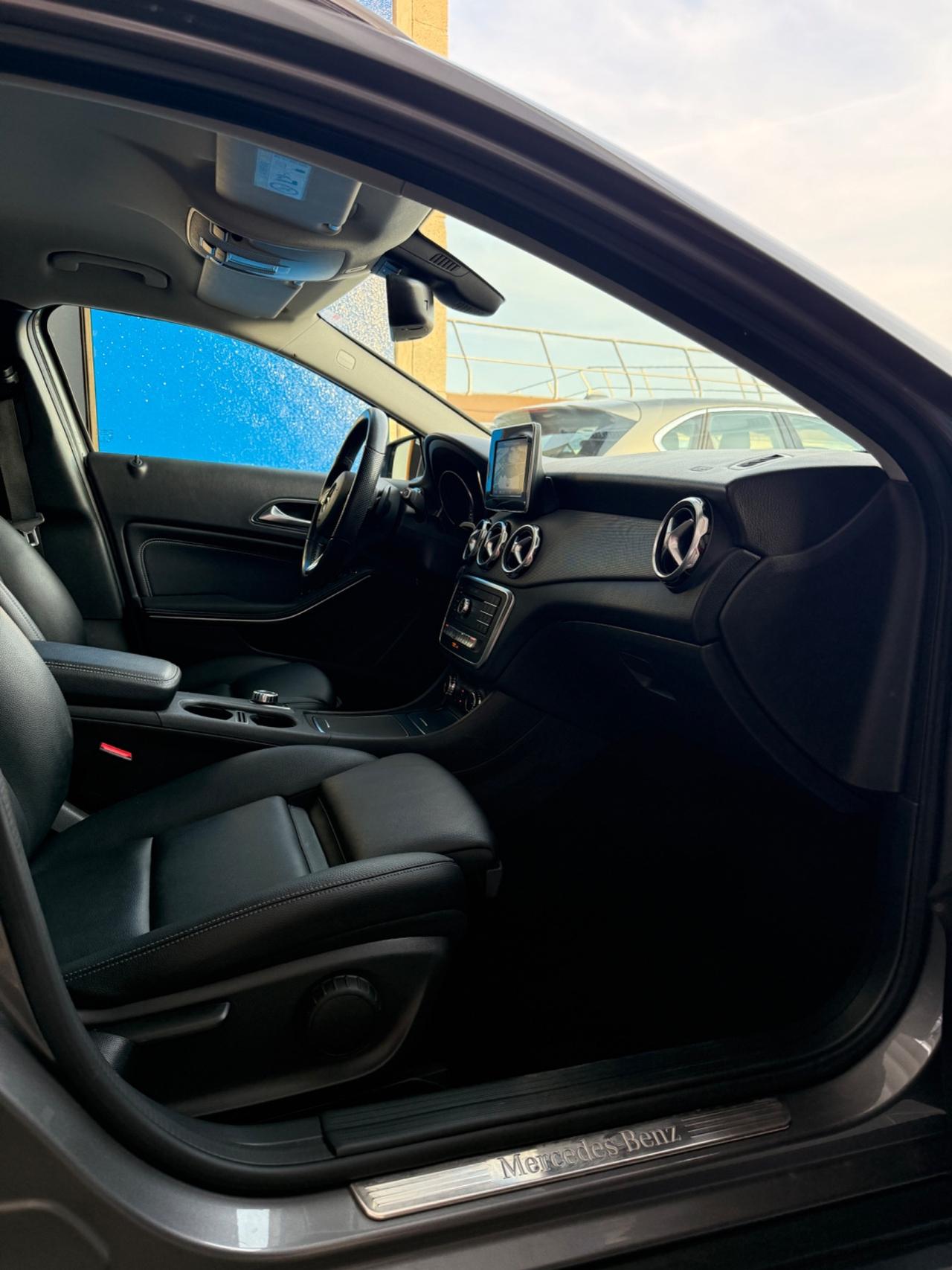 Mercedes-benz GLA 180 Sport 122CV
