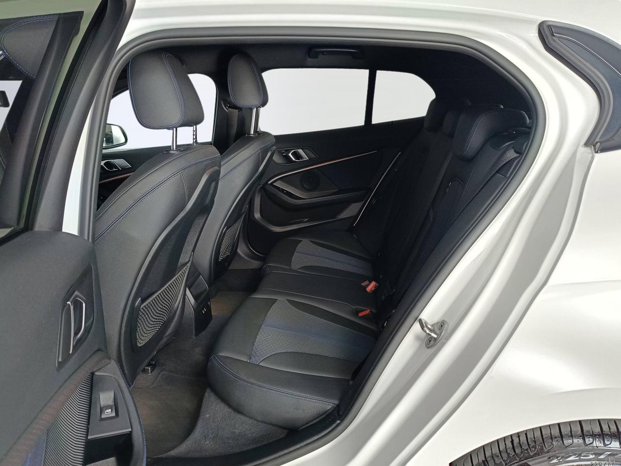 BMW Serie 1 F40 - 116d Msport auto