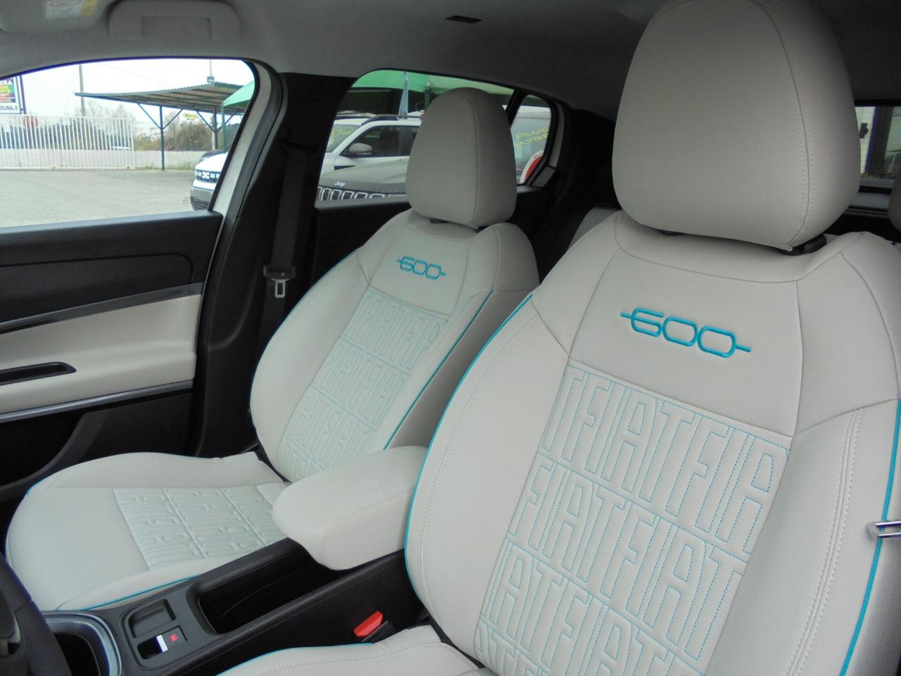 Fiat 600 Hybrid 110 CV DCT MHEV La Prima