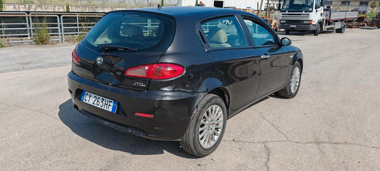 Alfa Romeo 147 1.9 JTD (120) 5 porte Distinctive