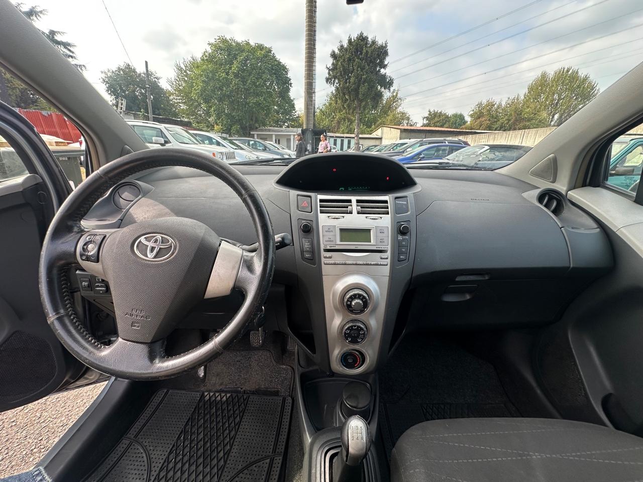 Toyota Yaris 1.0 3 porte Sol