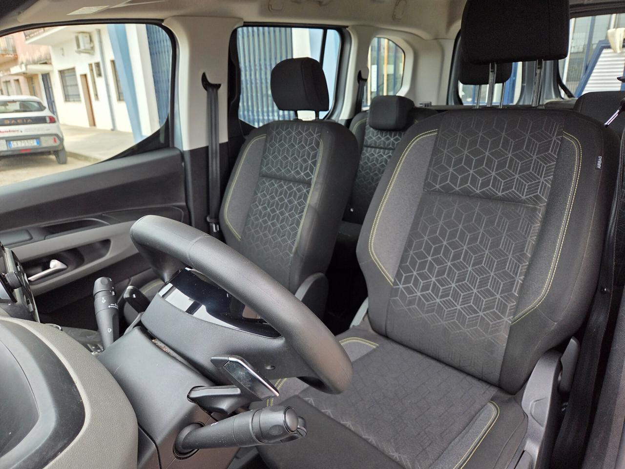 Peugeot Rifter Mix BlueHDi 130 S&S PC Allure Standard