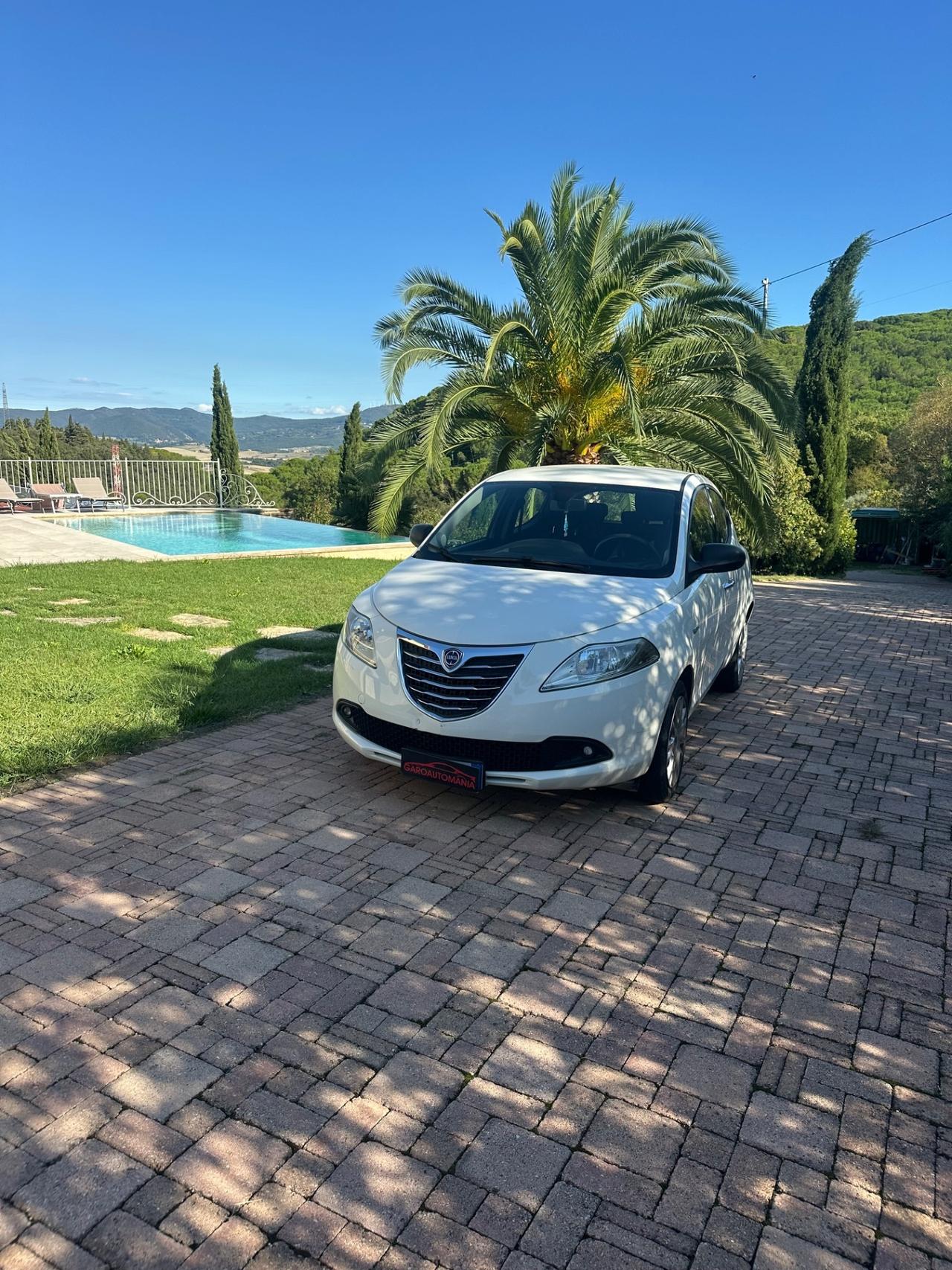Lancia Ypsilon 1.2 69 CV 5 porte GPL Ecochic Silver