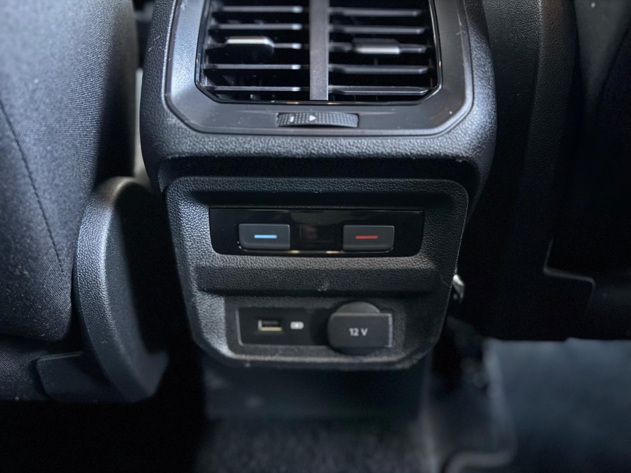 Volkswagen Tiguan 2.0 TDI 150cv DSG R-LINE ACC LED
