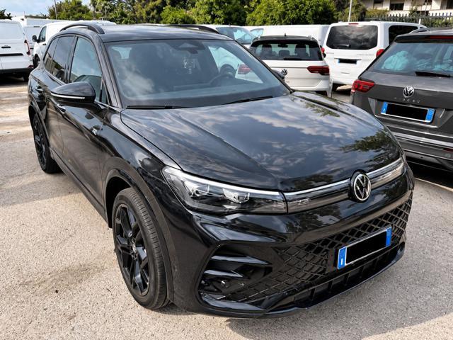 VOLKSWAGEN Tiguan 2.0 TDI 150 CV DSG R-Line Plus ''TOTAL BLACK''