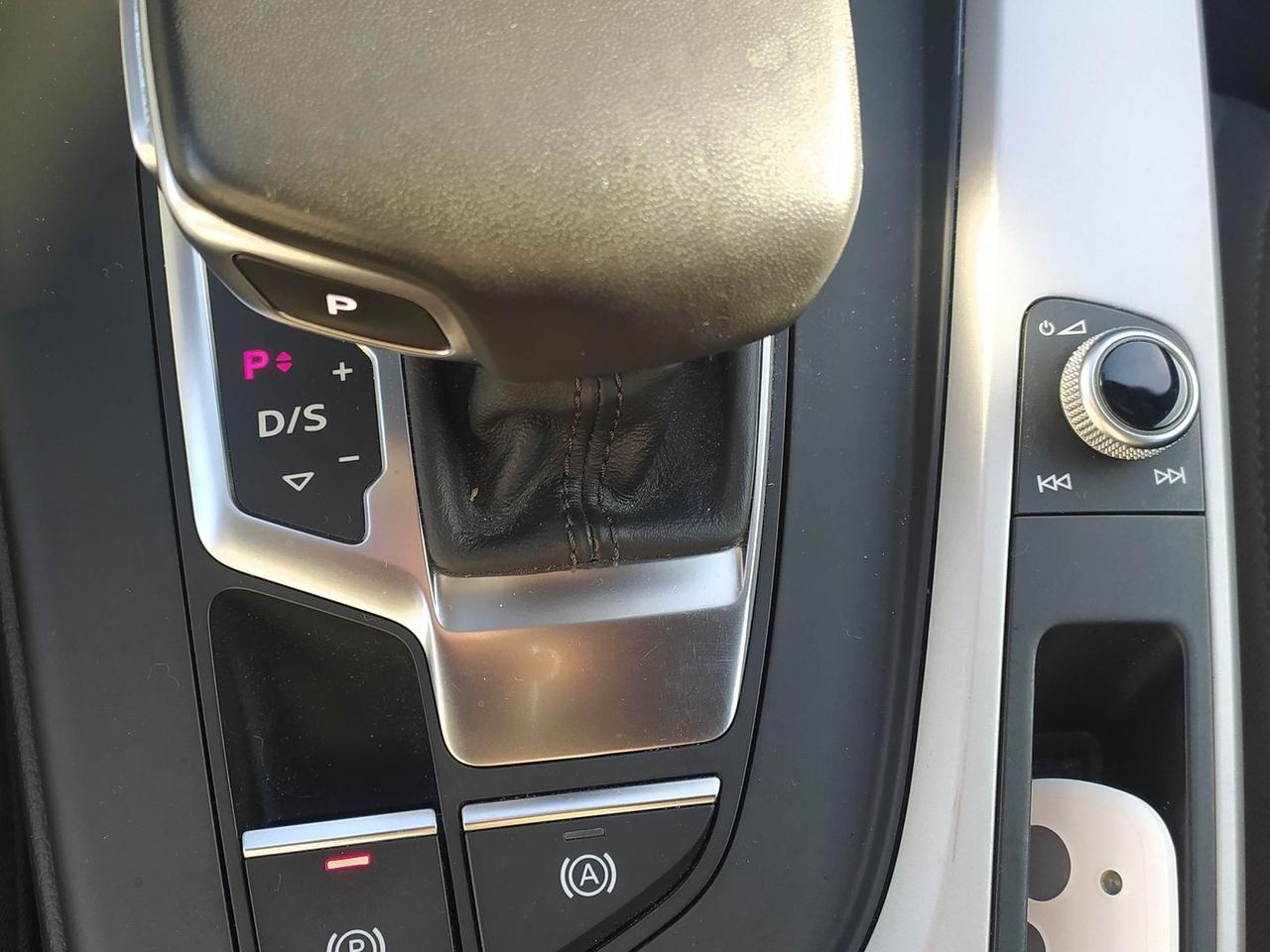 Audi A4 Business Advanced 2.0 35 TDI MHEV #8151