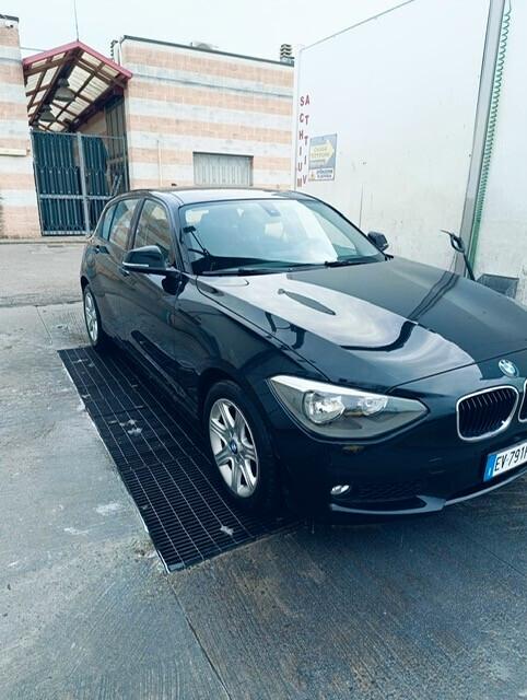 Bmw 118 118d 5p. Urban