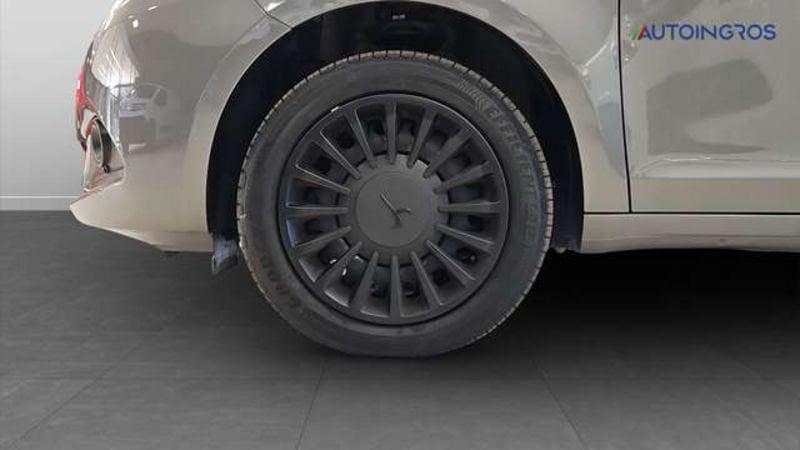 Lancia Ypsilon 1.0 FireFly Hybrid Silver