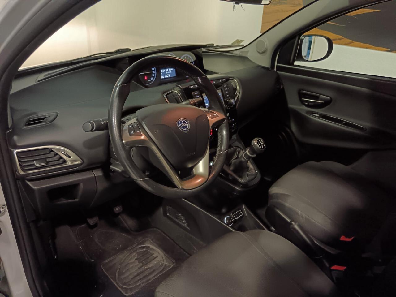 Lancia Ypsilon 1.2 69 CV 5 porte Gold PREZZO REALE