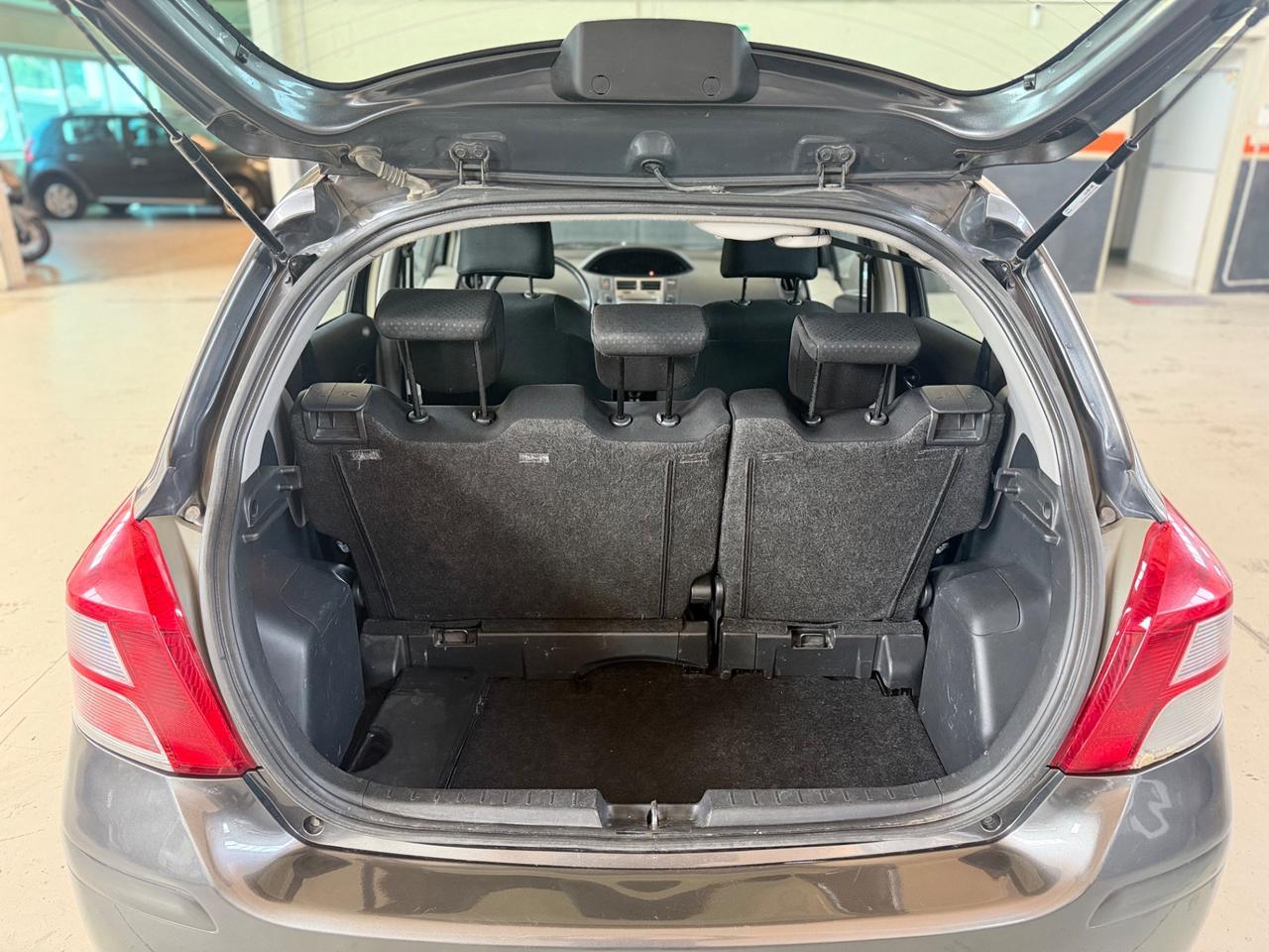 Toyota Yaris 1.3 5 porte Sol NEOPATENTATI