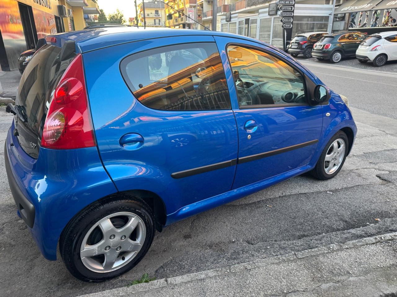 Peugeot 107 1.0 68CV 5p. Plaisir