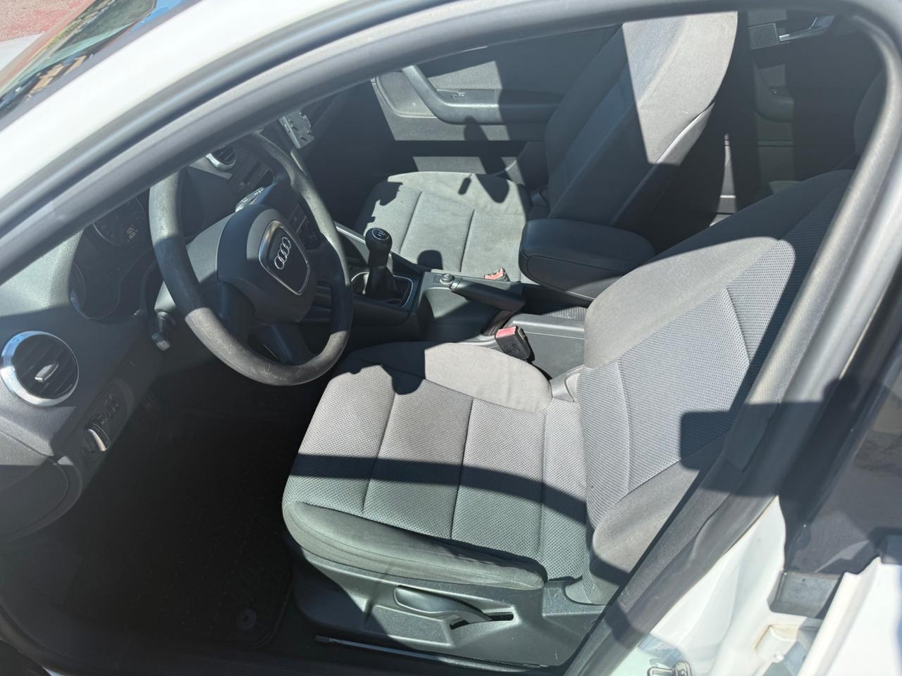 Audi A3 1.6 105 cv