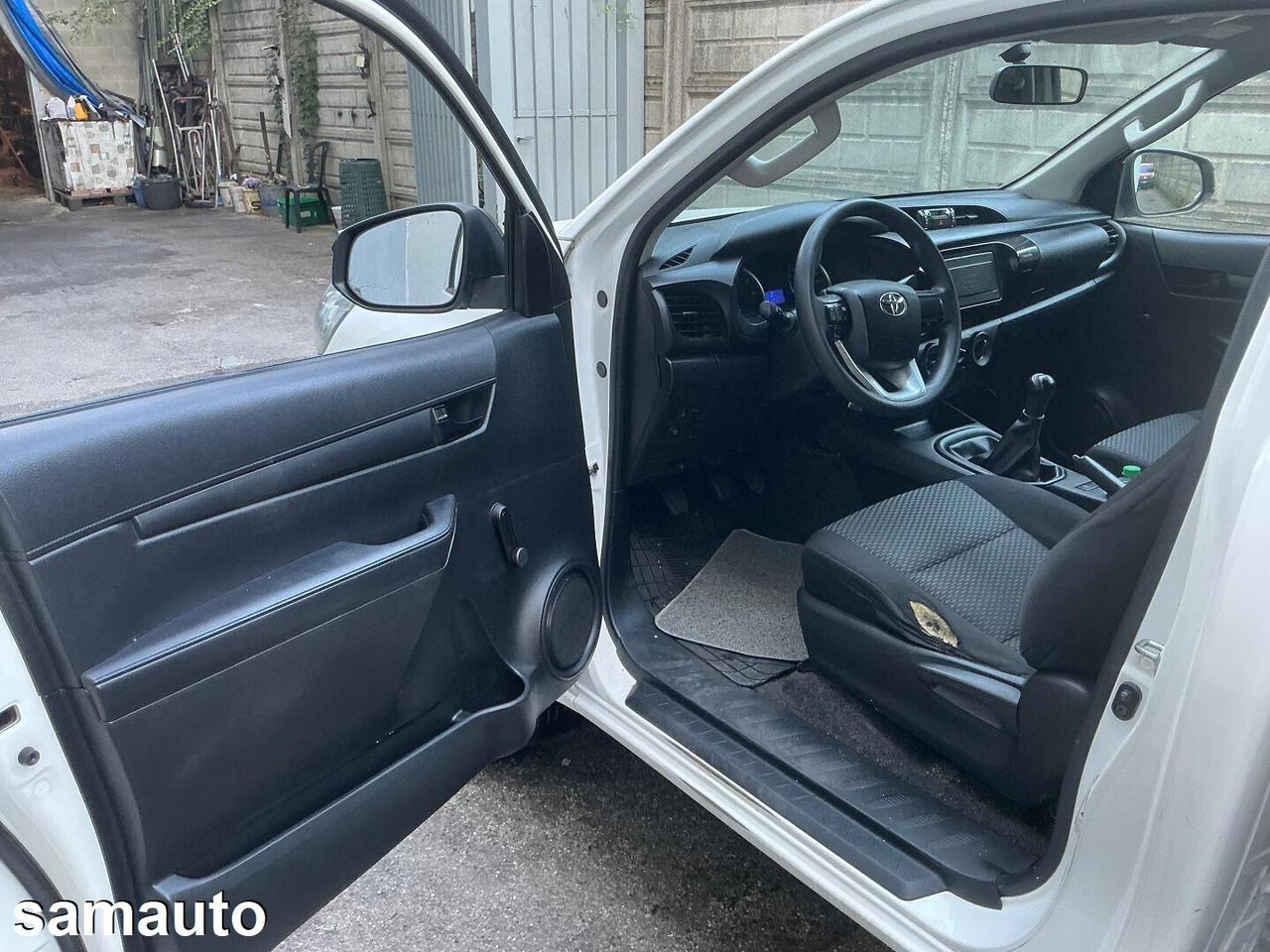 Toyota Hilux 2.4 D-4D 4WD 2porte Chissas & Cab Com